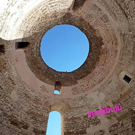 Novi Demy U Centru Splita Appartement Split
